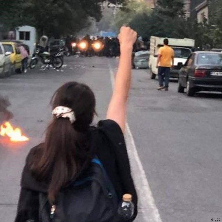 Gewalt und Verbrechen gegen Frauen im Iran! Gewalt und Verbrechen gegen Frauen im Iran!